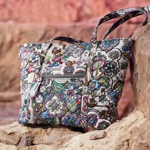 VERA BRADLEY x STAR WARS Limited Edition Far Far Away Small Tote